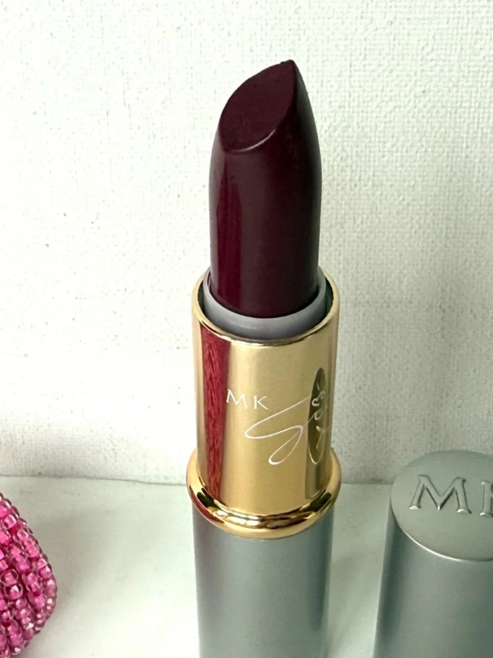 Mary Kay Signature Black Raspberry Lipstick 9074 in Hot Pink Beaded Case Holder